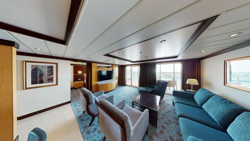 Owner's Suite - 1 Bedroom, official Royal Caribbean category example