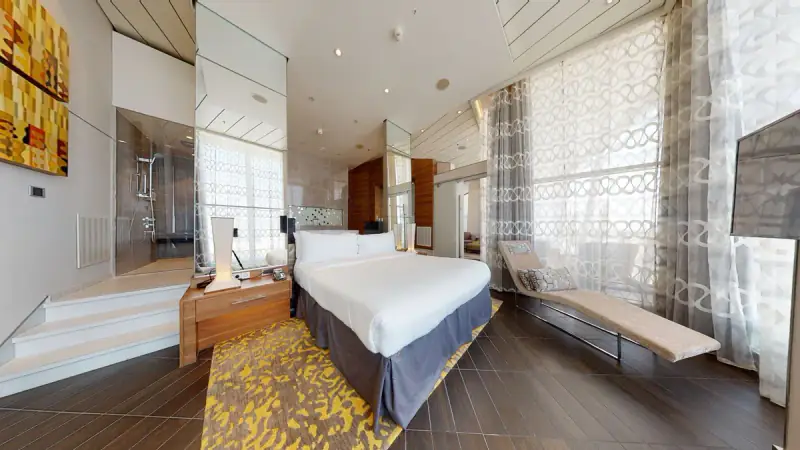 Owner's Panoramic Suite - 1 Bedroom, official Royal Caribbean category example