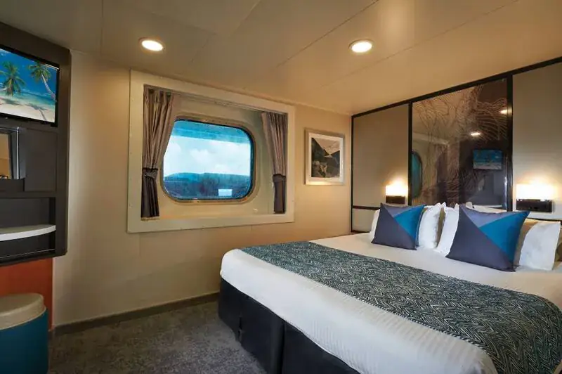 Norwegian Pearl Oceanview room