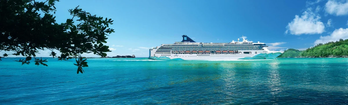 Norwegian Spirit sailing at sea