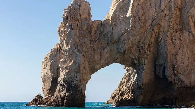El Arco rock formation rising from the sea at Cabo San Lucas
