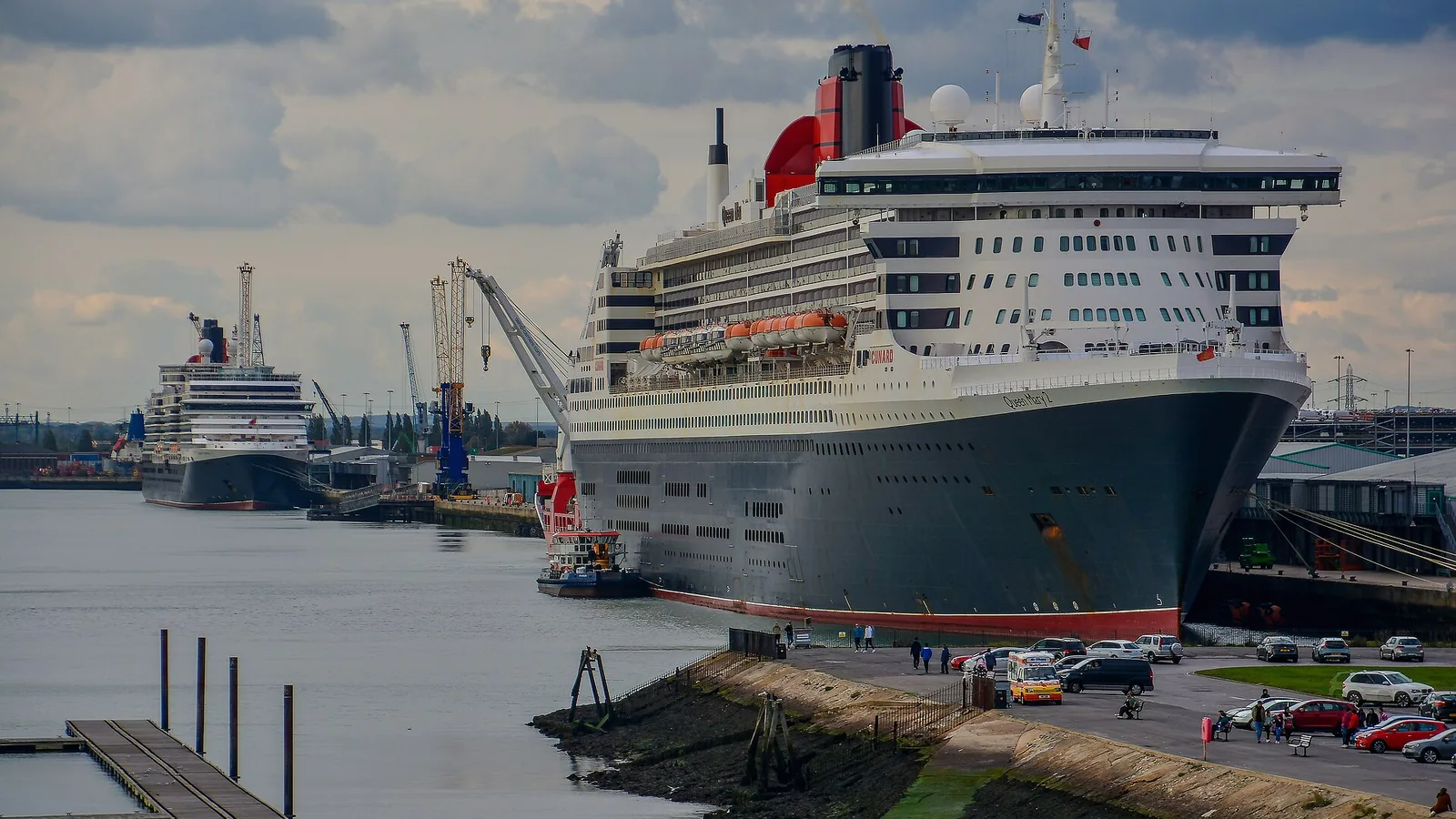 Cruise ship and terminal buildings in the Port of Southampton