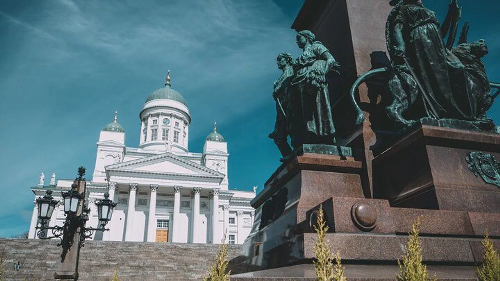 Helsinki private tour with a city planner excursion