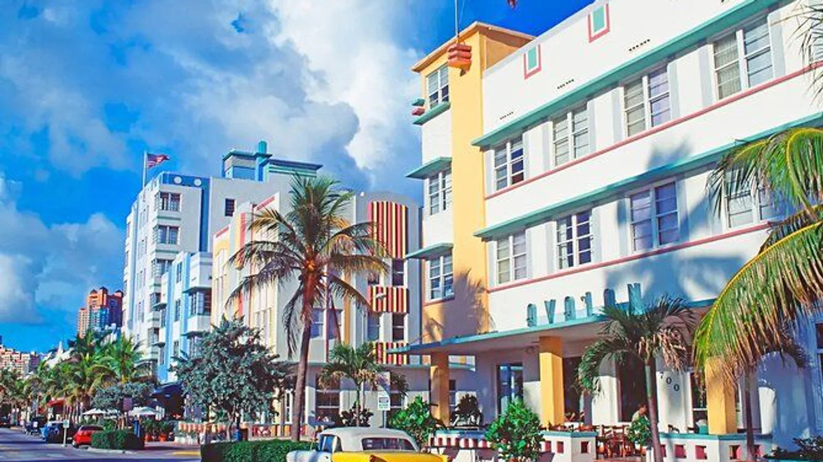 The Official Art Deco Walking Tour by The Miami Design Preservation League excursion
