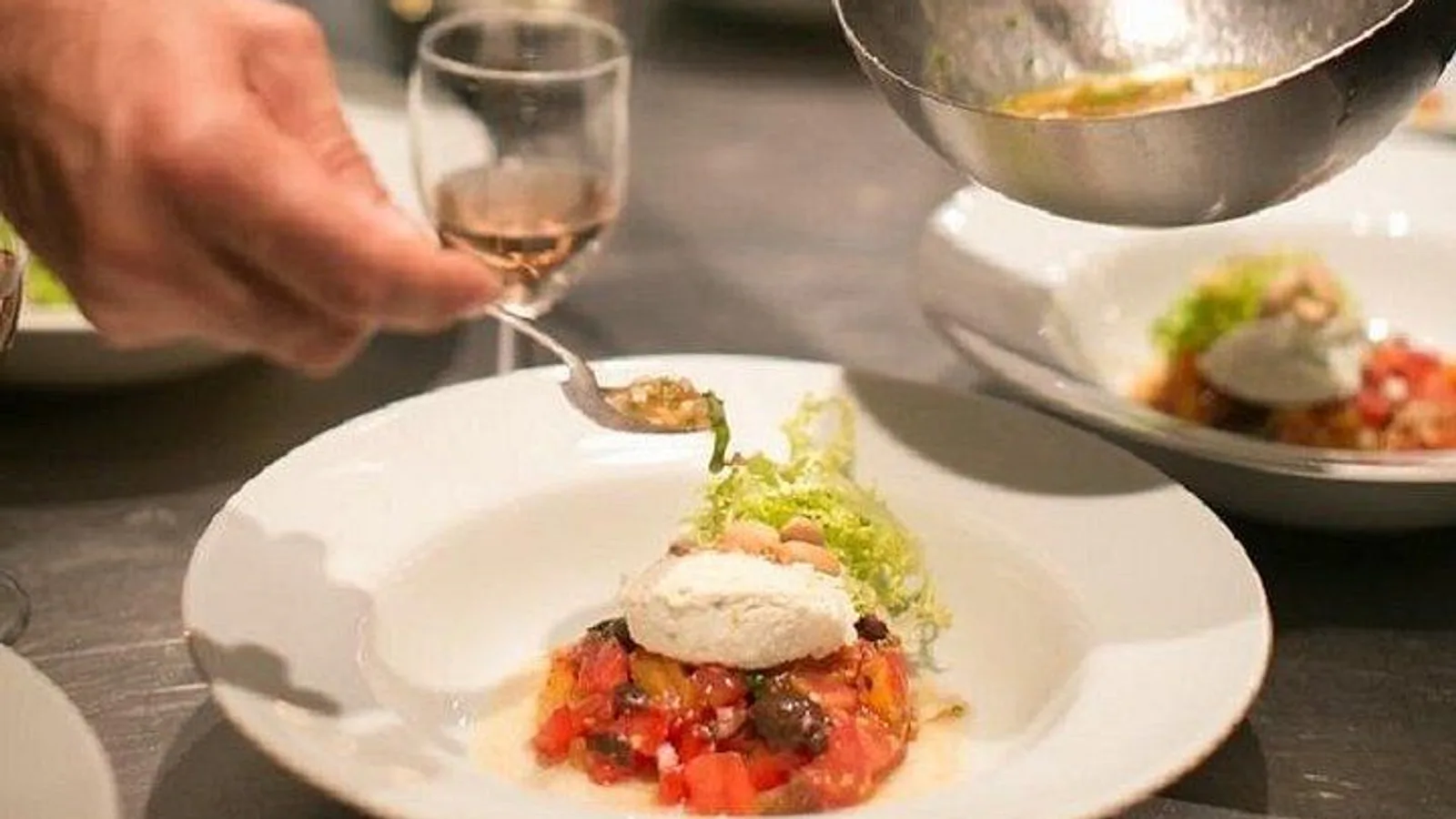 Cooking workshop with an exceptional chef in Avignon excursion
