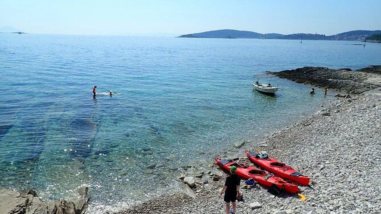 Half-Day Kayak Tour with Wine in Korčula excursion