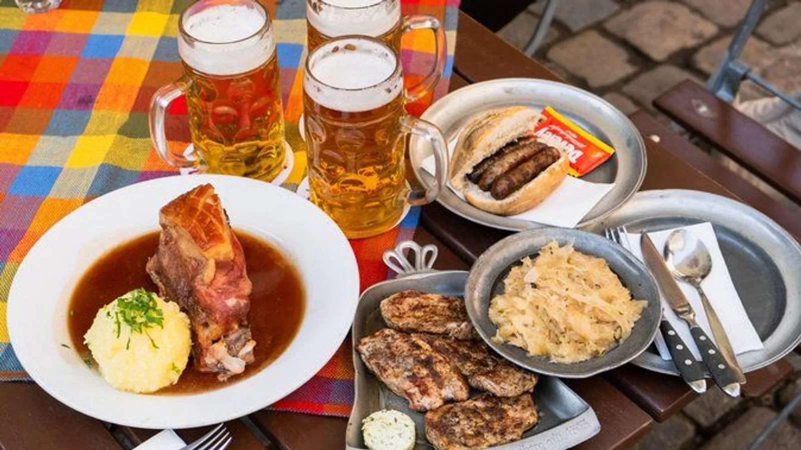 Nuremberg Food Tour with Full Meal & Drinks by Do Eat Better excursion