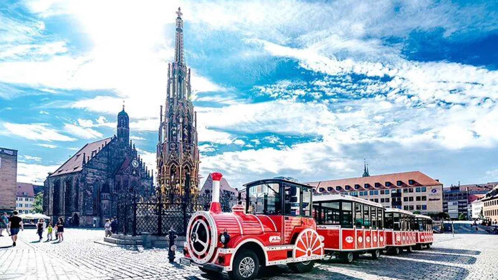 City tour through Nuremberg with the little train - Christmas tour excursion