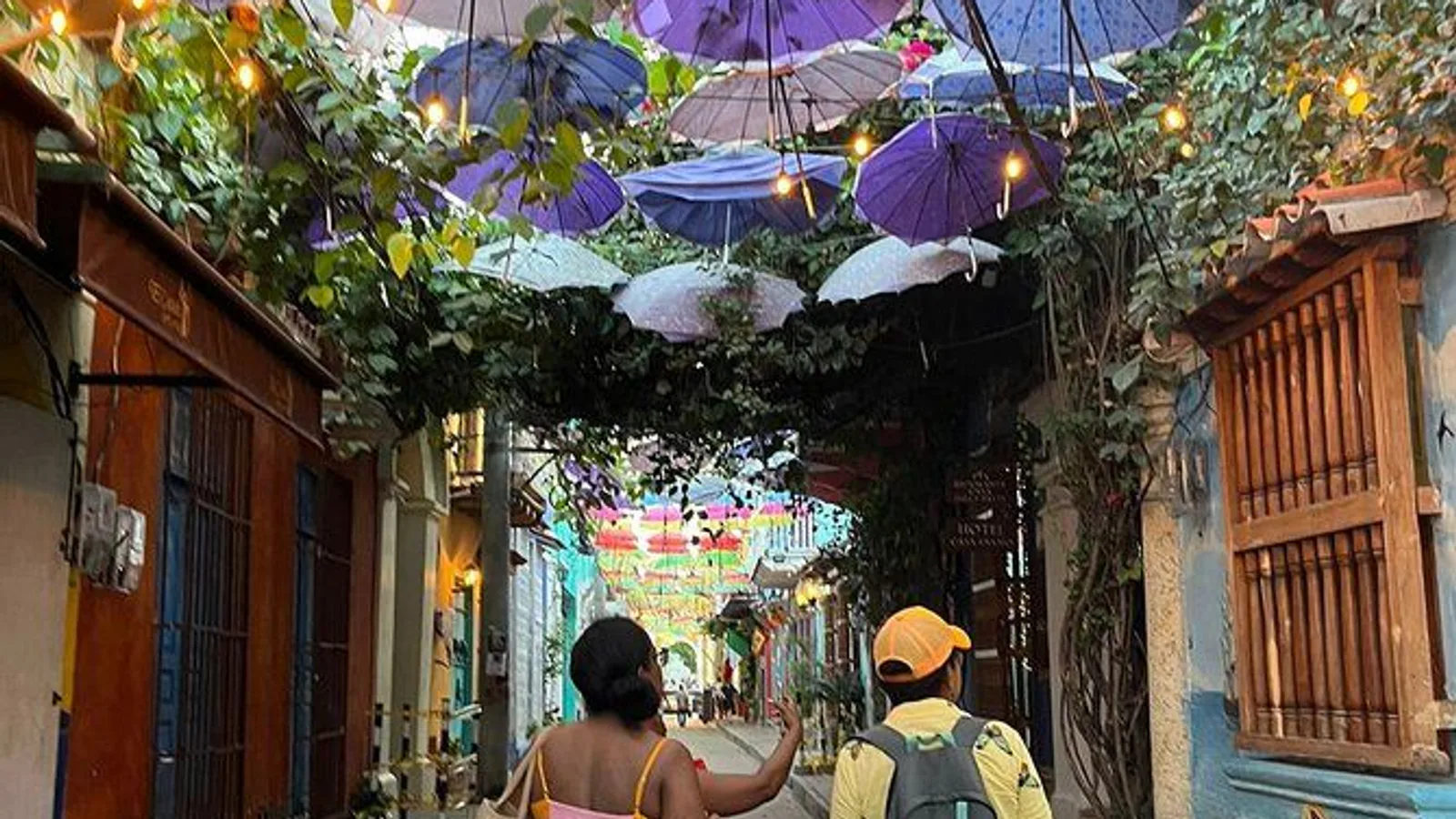 Private Walled City and Getsemaní Walking Tour excursion