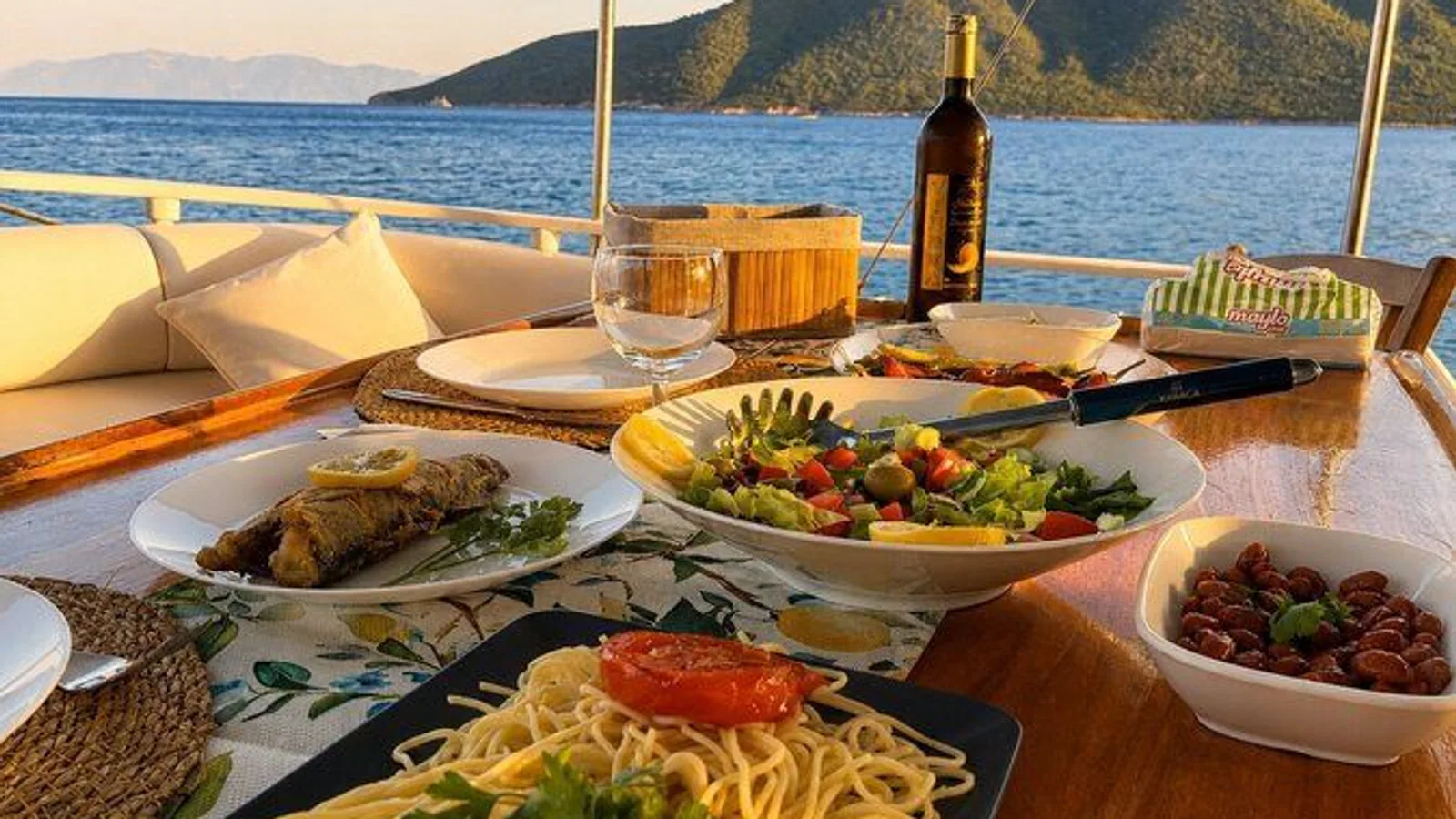 Six-Hour Private Charter Boat Tour with Lunch excursion