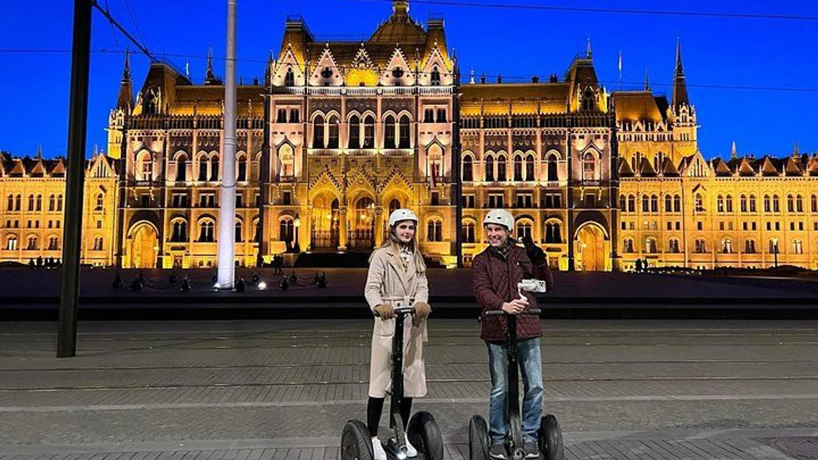 1 Hour Budapest Segway Tour - Parliament Hightails excursion