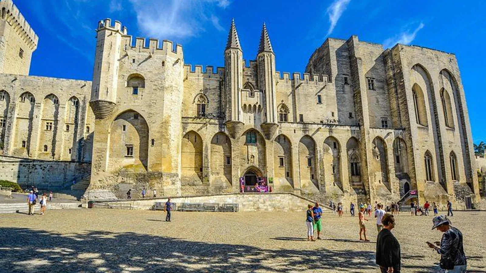 Avignon Walking Tour with Audioguide on Your Smartphone excursion