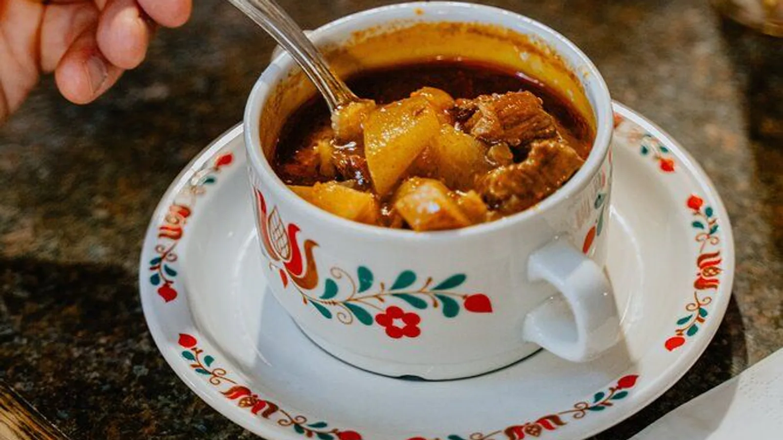 Budapest Food Tour: Market to Tavern with 12+ Tasters & Wines excursion