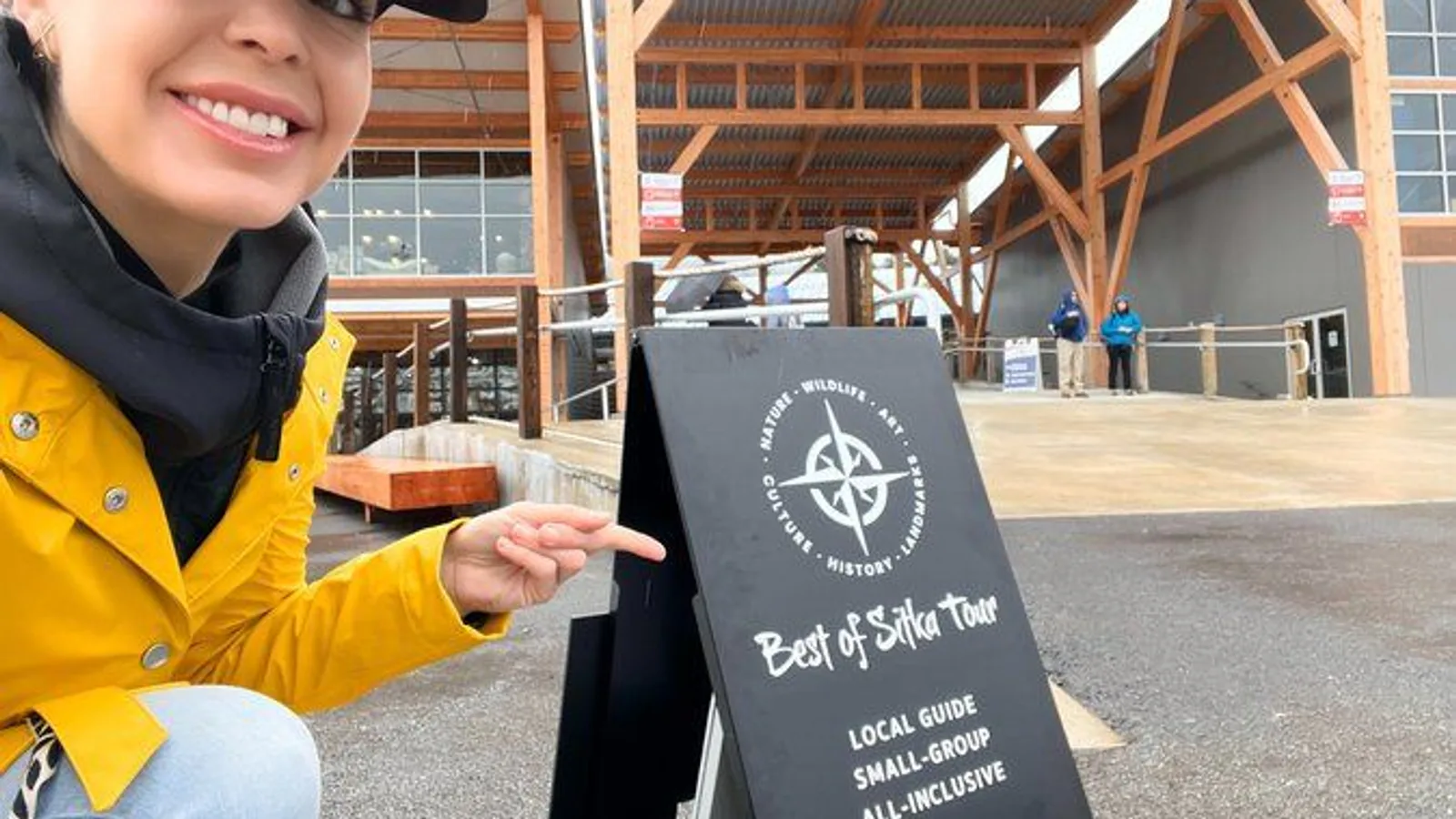 Best of Sitka Land Tour: Bears, Raptors and Totems excursion