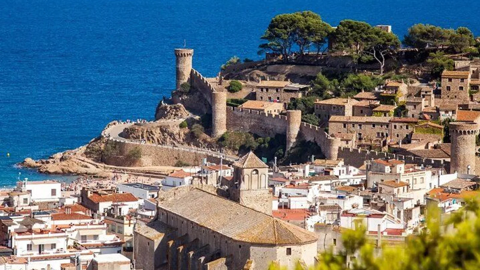 Costa Brava Tour: Tossa de Mar Easy Hike & Snorkel from Barcelona excursion