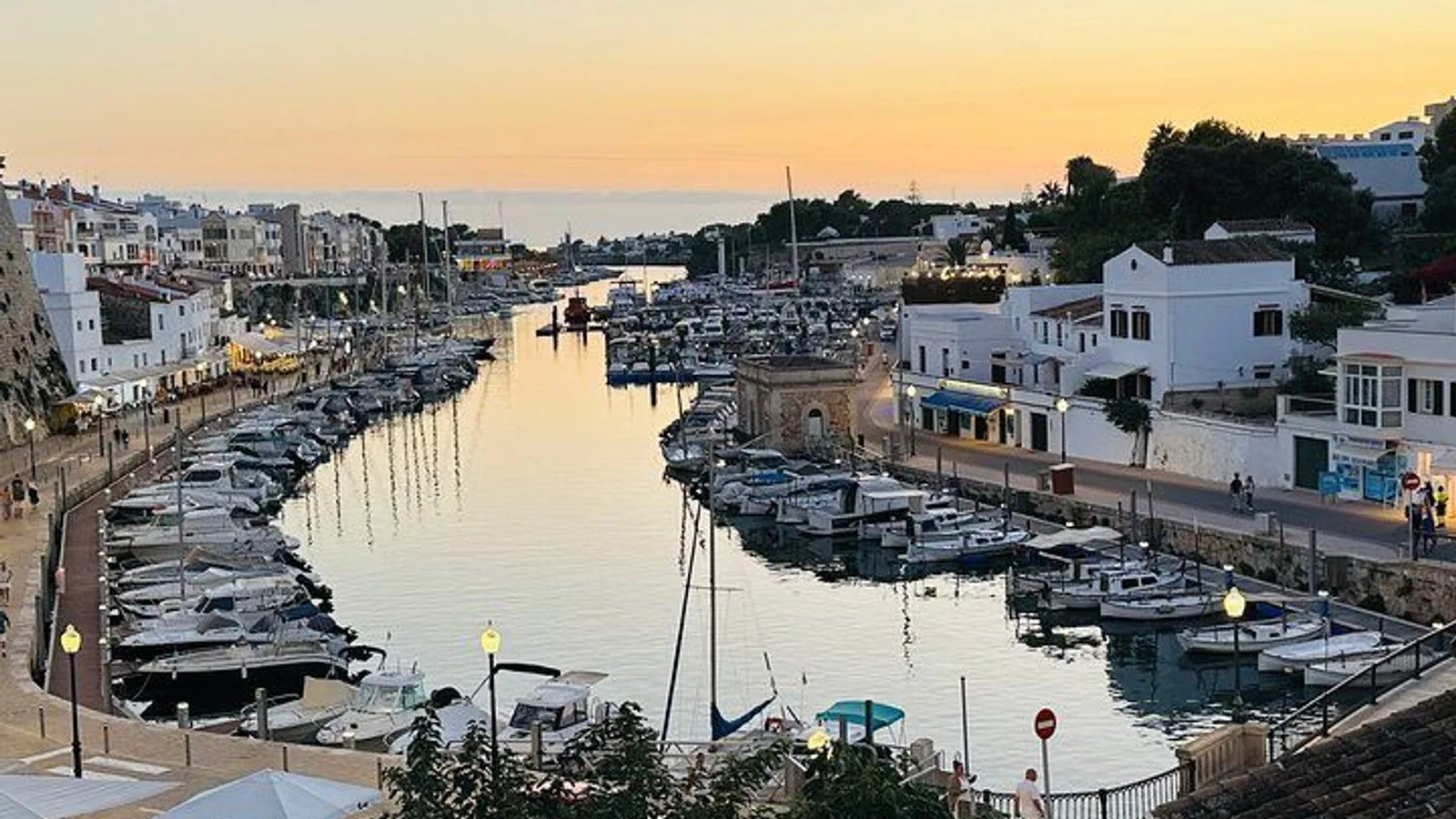 Private Guided Tour of Ciutadella with Tasting excursion