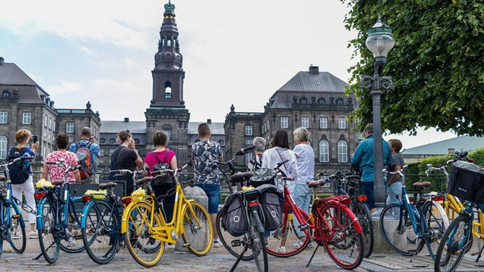 Copenhagen Highlights 3-Hour Bike Tour excursion