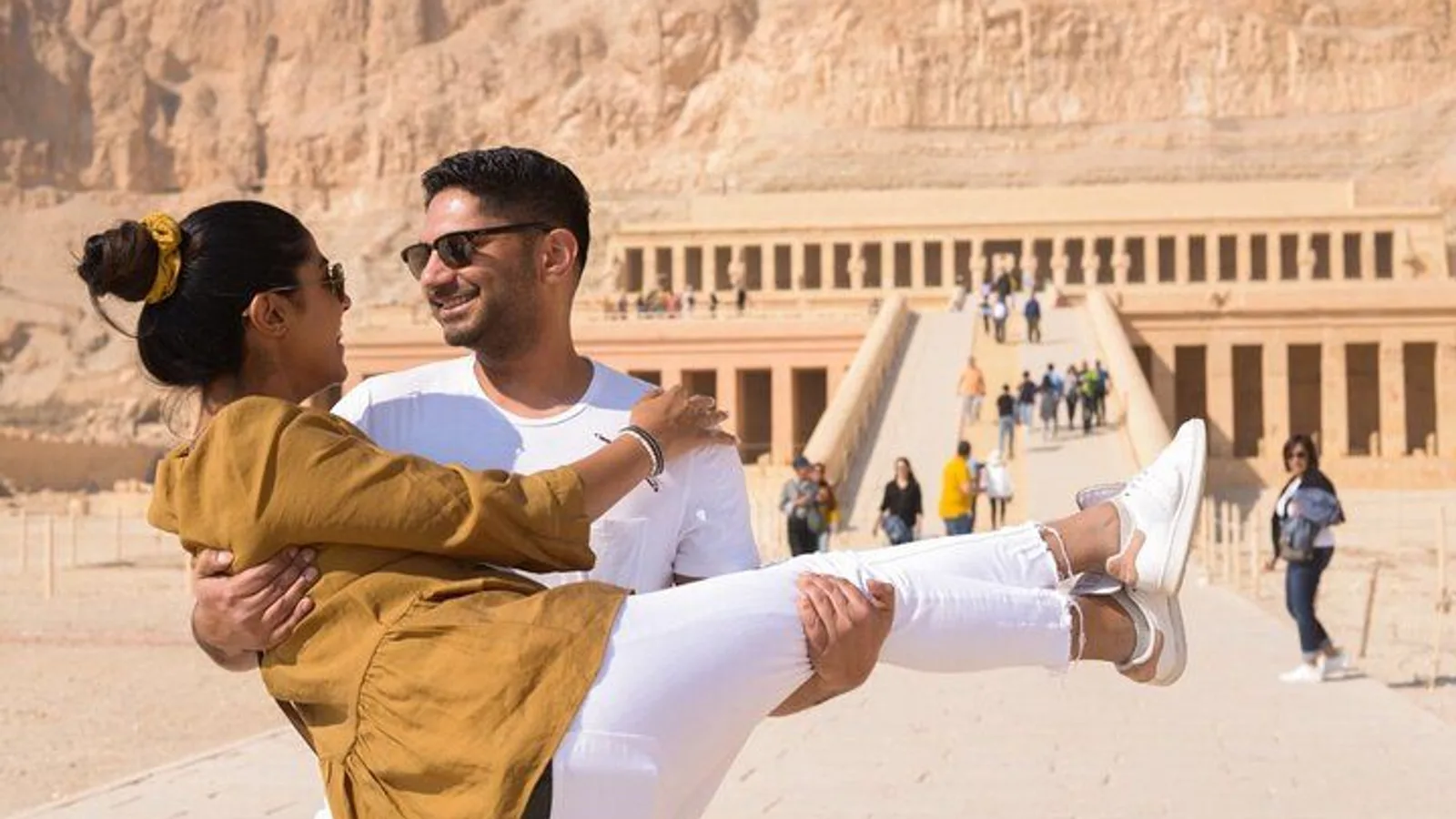 Full Day Private Luxor East & West Bank Tour With Egyptian Lunch excursion