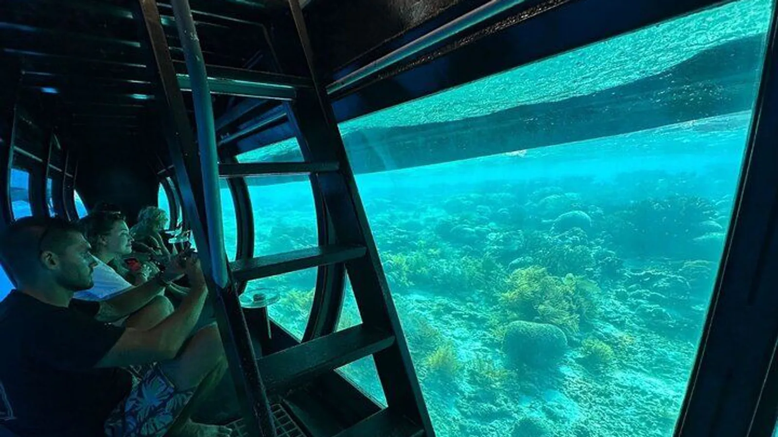 Aquaspace Sunset Sail and Snorkel Tour on Bonaire with Diner excursion