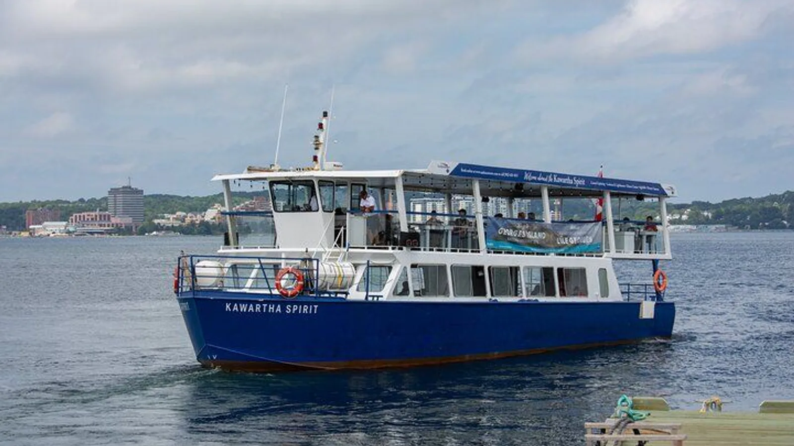 Round Trip Ferry Tour to Georges Island excursion