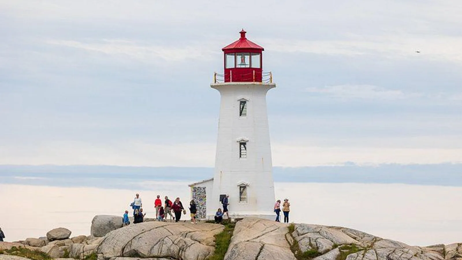 Halifax Premium Tour: Peggy’s Cove, Citadel and Titanic Cemetery excursion