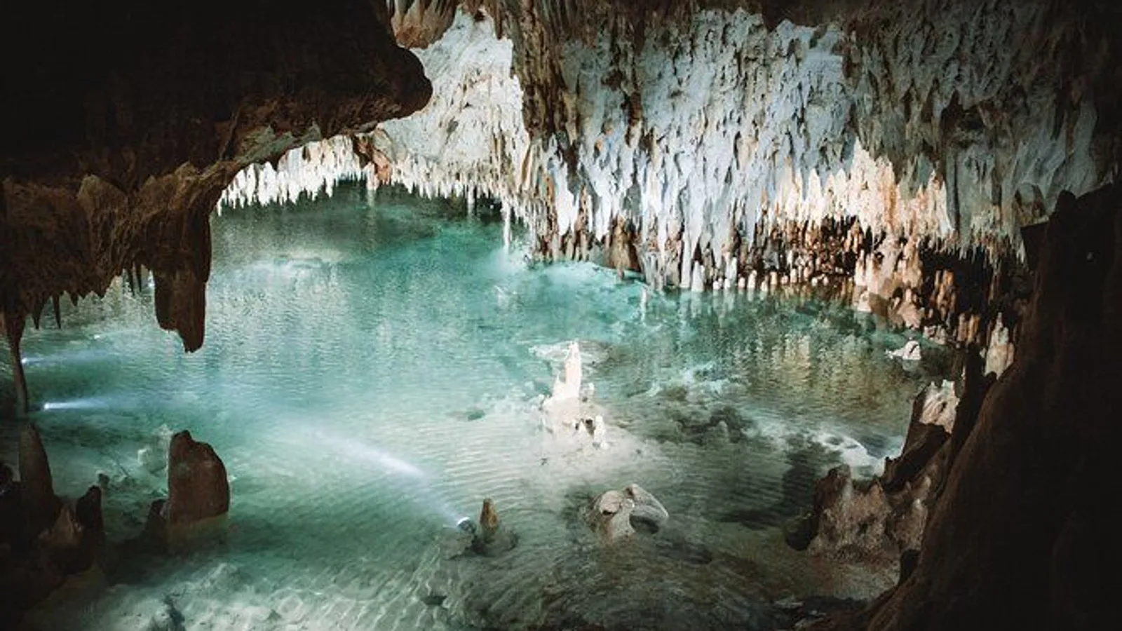 Cayman Crystal Caves Tour in Grand Cayman excursion