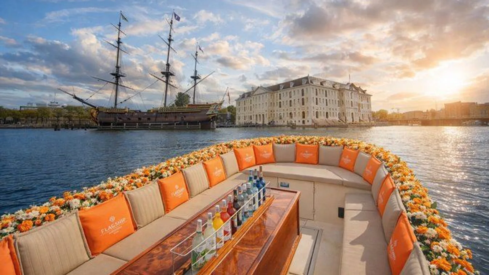 Amsterdam Luxury Canal Cruise with Drinks and Bites Option excursion