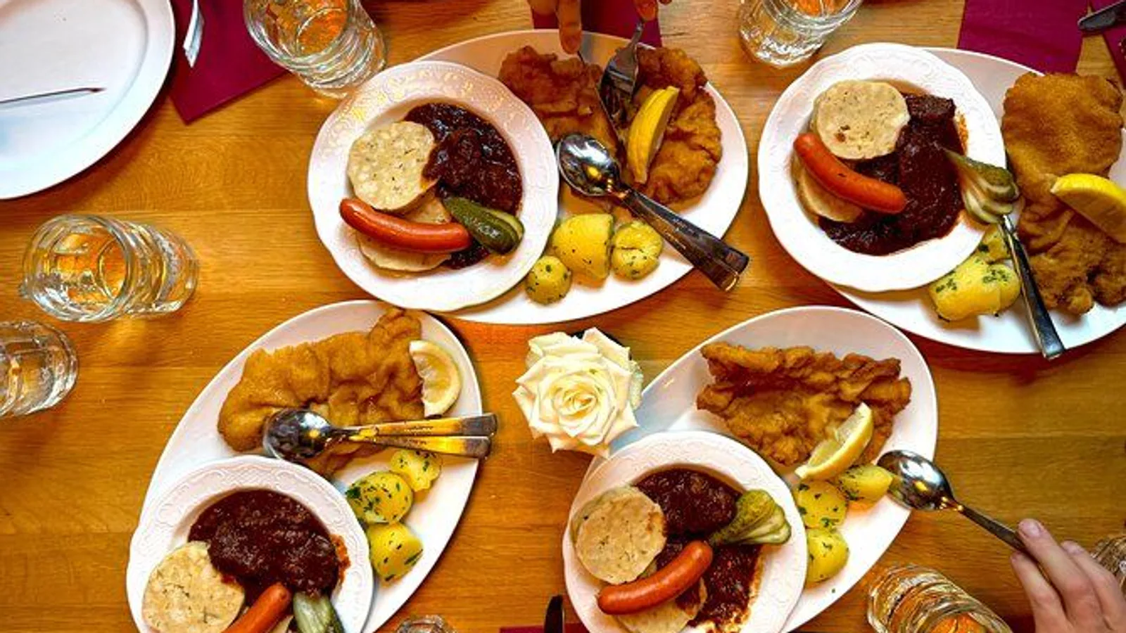 Vienna Guided Food Tour with 7 Food Tastings & a Secret Dish excursion