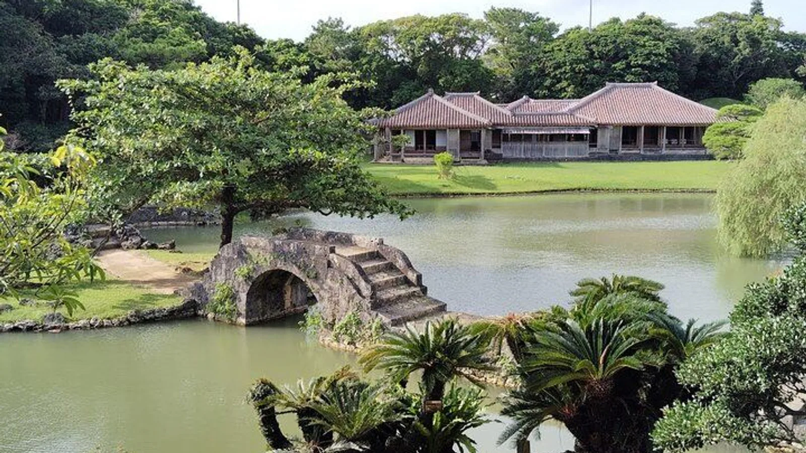 Naha: Walk Through Shikinaen, a Historic Royal Garden excursion