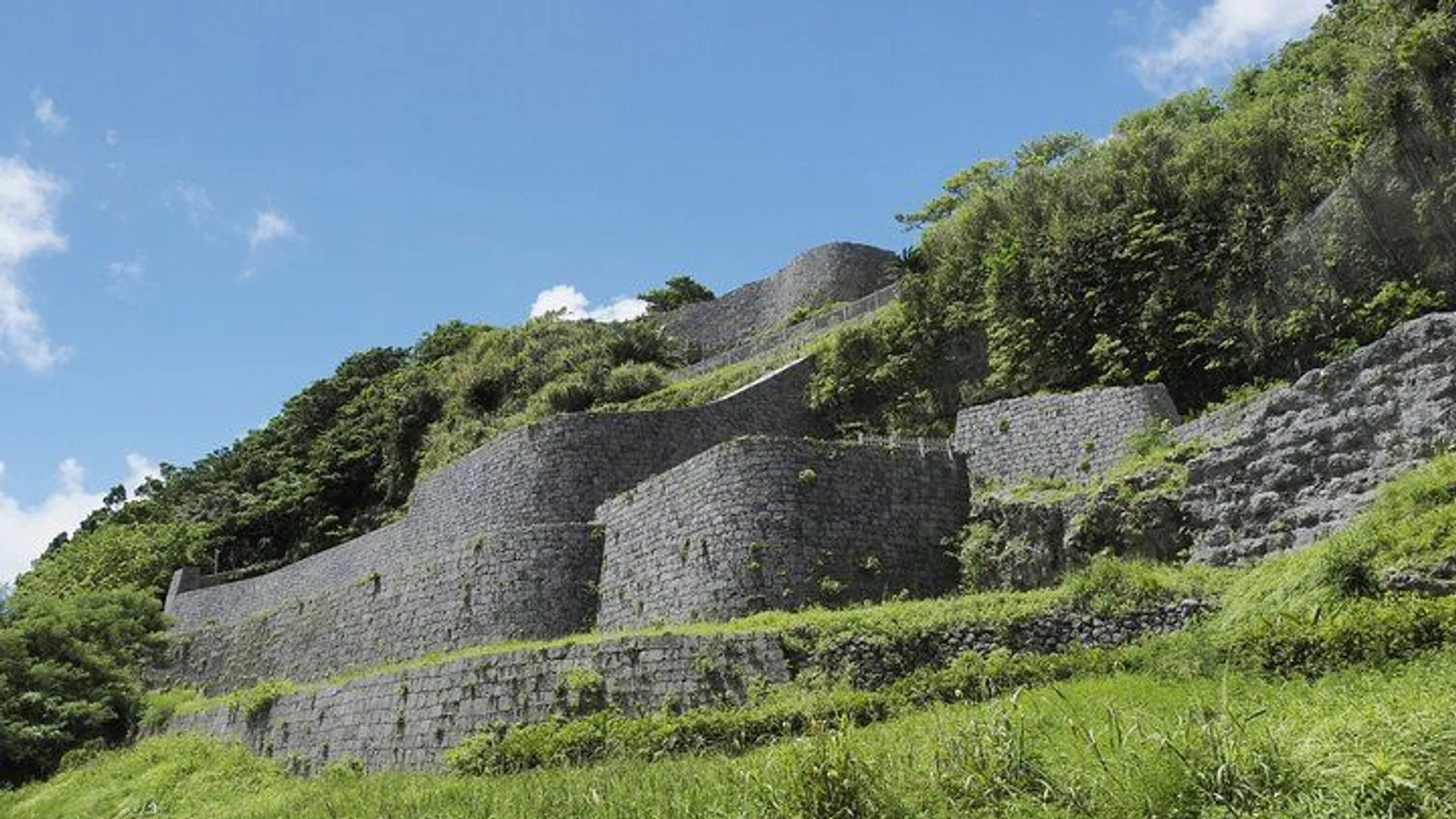 Okinawa: Urasoe Castle, Royal Tomb & War History Walk excursion