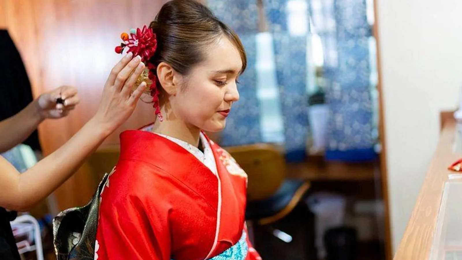 Traditional Japanese Costumes "Kimono", "Yukata", "Ryuso", "Photograph Course "Hair Set & Lipstick & Kimono & Photography" excursion