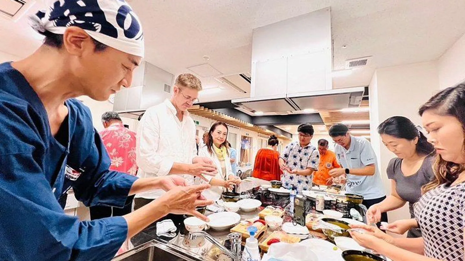 Sushi Making Experience Class in Naha Makishi Public Market excursion